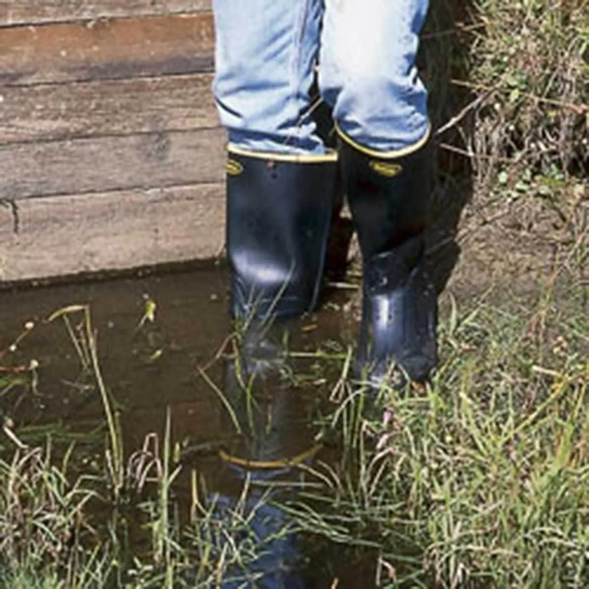 LaCrosse 16"H Insulated Rubber Knee Boots