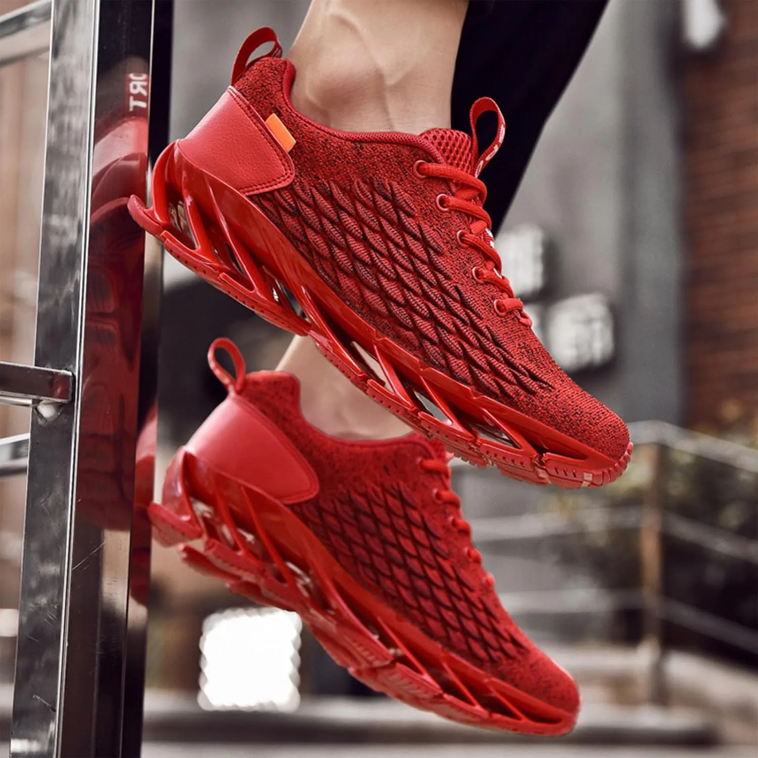 Men's Mesh Blade Walking Shoes Slip On Fashion Non-Slip Soft Sole Sneakers Comfortable Arch Support Running Shoes Training Shoes