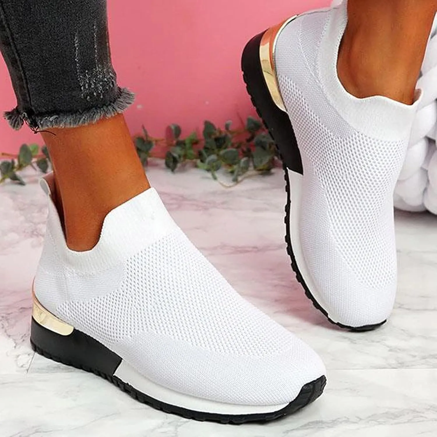 Womens Slip On Walking Shoes Non Slip Running Shoes Breathable Workout Shoes Lightweight Sneakers Comfortable Shoes